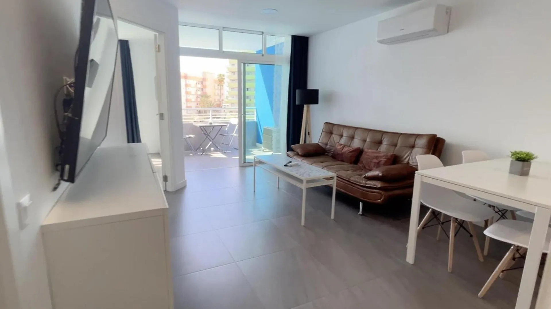 Renovated Apartment By The Beach And Yumbo Centre Maspalomas  Maspalomas (Gran Canaria)