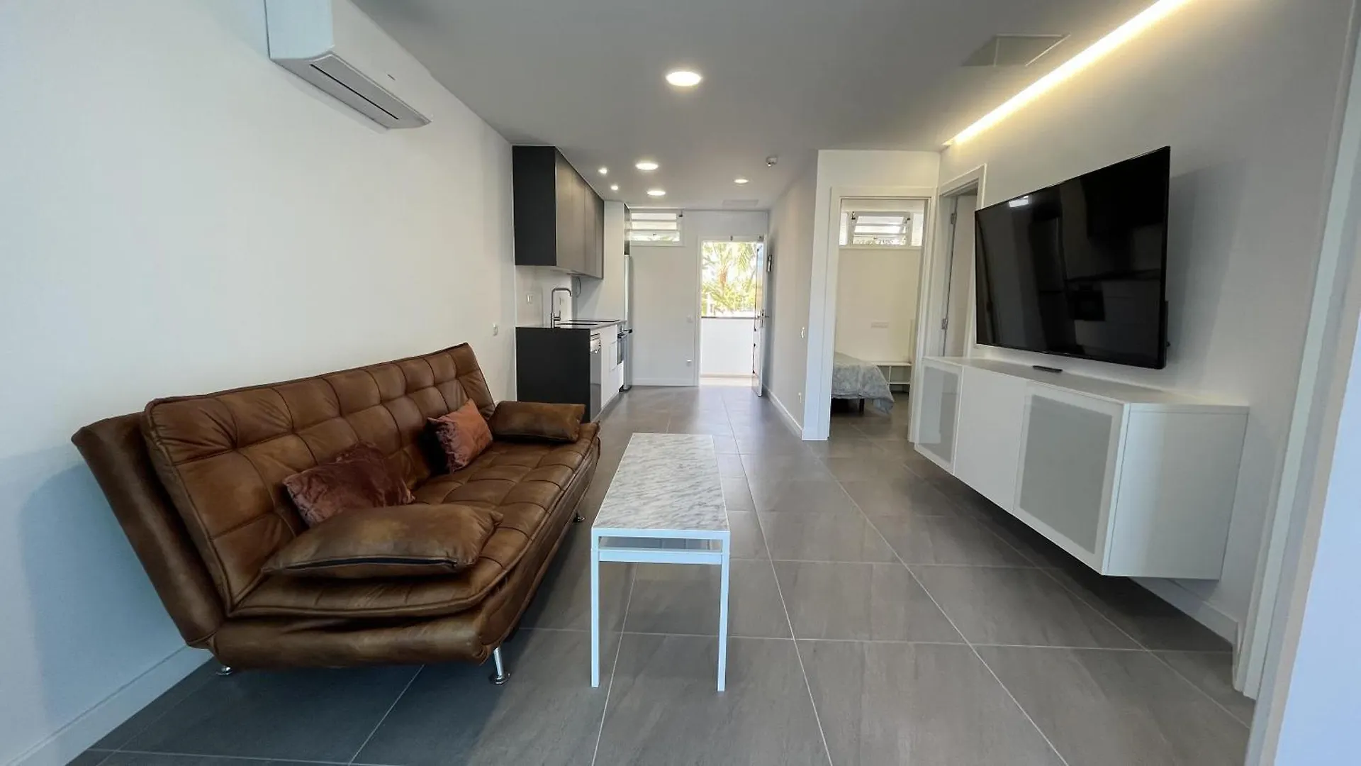 Renovated Apartment By The Beach And Yumbo Centre Maspalomas  Maspalomas (Gran Canaria)